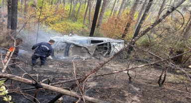 Bolu'da ağaçlık alana devrildikten sonra yanan otomobildeki 2 kişi öldü