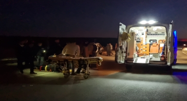 Çorum'da hafif ticari araç ile cipin çarpışması sonucu 3 kişi yaralandı