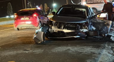 Düzce'de iki aracın çarpıştığı kazada 5 kişi yaralandı