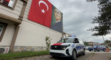 Düzce'de kaymakamın öncülük yaptığı kampanyayla emniyet amirliğine araç alındı