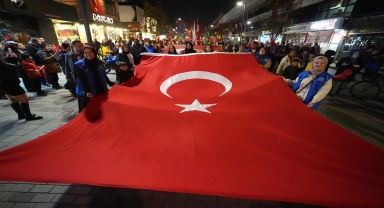 Düzce ve Zonguldak'ta Cumhuriyet'in 101. yılı dolayısıyla fener alayı düzenlendi