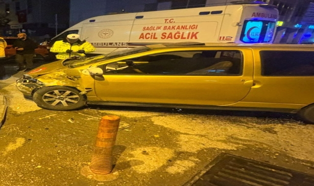 Karabük'te iki otomobilin çarpıştığı kazada 4 kişi yaralandı
