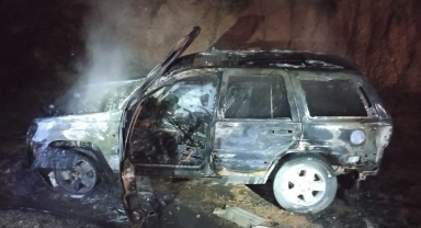 Karabük'te seyir halindeki cip yandı