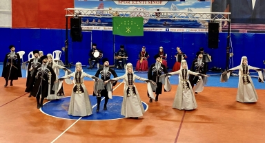 OŞAD Çerkes Halk Dansları ve Şarkıları Topluluğu Sinop'ta sanatseverlerle buluştu