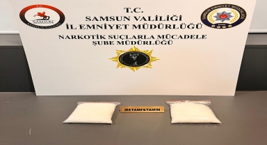Otomobilin motoruna saklanan uyuşturucu,
