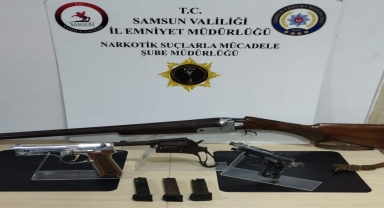 Samsun'da bir evde ruhsatsız silah ve tüfek ele geçirildi