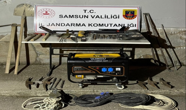 Samsun'da kaçak kazı yapan 4 kişi suçüstü yakalandı