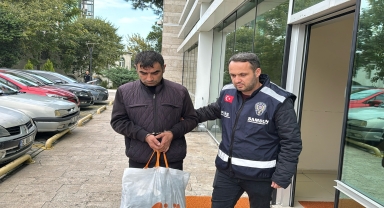 Samsun'da simit fırınından susam ve sadaka kutusu çalan hırsız tutuklandı