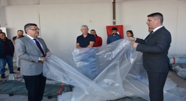 Sinop'ta üreticilere sera naylonu desteği verildi