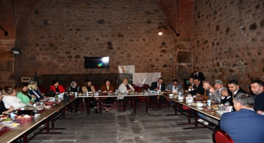 Vezirköprü'de emekliye ayrılan yazı işleri müdürü Kurtçu'ya veda edildi