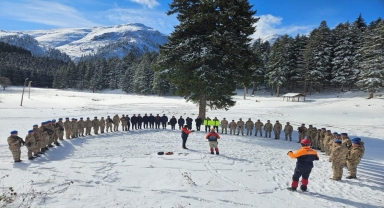 Artvin'de jandarma personeline çığ felaketlerinde arama kurtarma eğitimi verildi