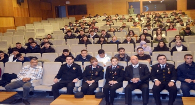 Ayancık'ta kariyer planlama etkinliği gerçekleştirildi