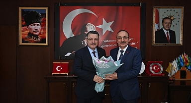 BAŞKAN GENÇ: DÜZKÖY'DE YAPACAĞIMIZ ÇOK İŞİMİZ VAR