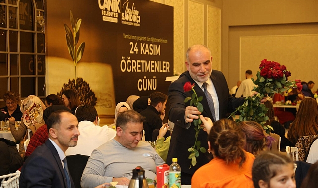 Başkan İbrahim Sandıkçı'dan Öğretmenlere Çanakkale Ziyareti ve Laptop  