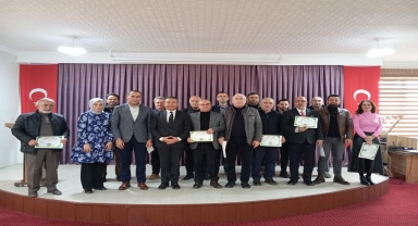Bayburt'ta sıfır atık belgesi hak eden okullar ödüllendirildi