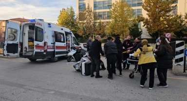 Çorum'da otomobille çarpışan motosikletteki kişi yaralandı