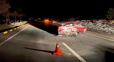Karabük'te cipin arızalanan otomobile çarptığı kazada 3 kişi yaralandı