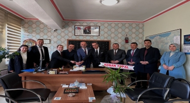 Ladik Belediye Başkanı Topal'dan okullara Öğretmenler Günü ziyareti
