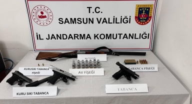 Samsun'da evinde ruhsatsız silah bulunduran kişi gözaltına alındı