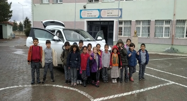 Alaca'da Yerli Malı Haftası kapsamında öğrencilere Togg tanıtıldı