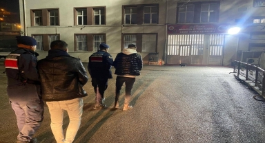 Amasya'da uyuşturucu operasyonunda yakalanan 2 zanlı tutuklandı