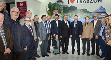 BAŞKAN GENÇ EFSANEYE VEFASINI GÖSTERDİ