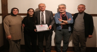 Belediye Başkanı Kara, karikatür yarışmalarında derece alan öğrencileri misafir etti