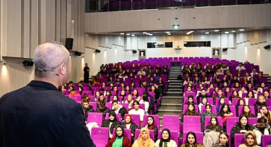 BÜYÜKŞEHİR BELEDİYESİ'NDEN ÜNİVERSİTE ADAYLARINA DESTEK SEMİNERİ