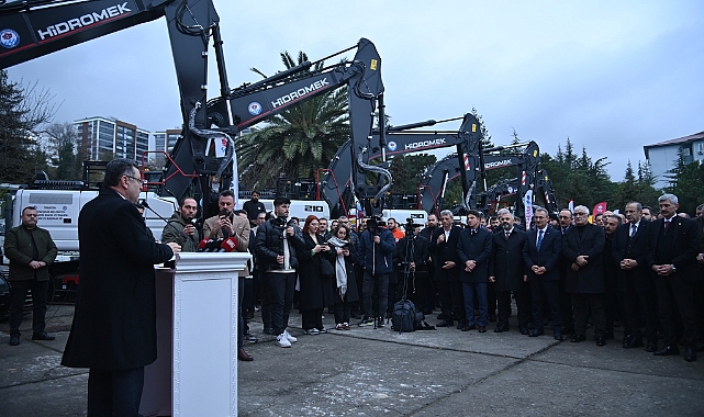 BÜYÜKŞEHİR'E 18 YENİ İŞ MAKİNESİ