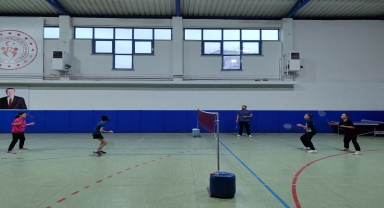 Cide'de badminton antrenmanları sürüyor