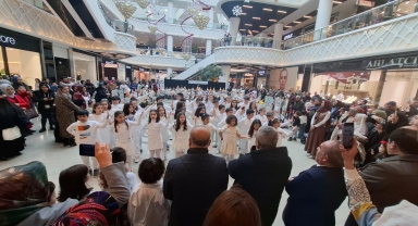 Çorum'da öğrencilerin aileleriyle boyadıkları su kabakları sergilendi