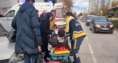 Çorum’da otomobille çarpışan motosikletin sürücüsü yaralandı