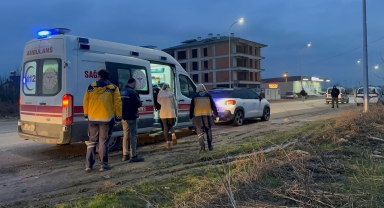 Düzce'de şarampole devrilen otomobilin sürücüsü yaralandı