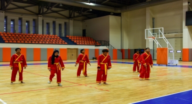 Endonezyalı öğrenciler