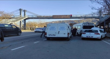 Giresun'da 4 aracın karıştığı trafik kazasında 3 kişi yaralandı