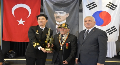 Güney Kore Savunma Ataşesi Kurmay Yarbay Lee, Trabzon'da gazilerle buluştu