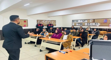 Kargı'da annelere bağımlılıkla mücadele eğitimi verildi