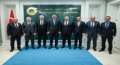 MHP Çorum heyetinden Bakan Kurum'a ziyaret