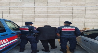 Samsun'da hırsızlık suçundan 4 yıl 5 ay hapis cezası bulunan firari yakalandı