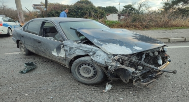Samsun'da otomobil ile minibüs çarpıştı, 2 kişi yaralandı