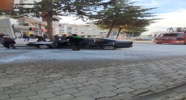 Samsun'da park halindeki araçta yangın sonucu hasar oluştu