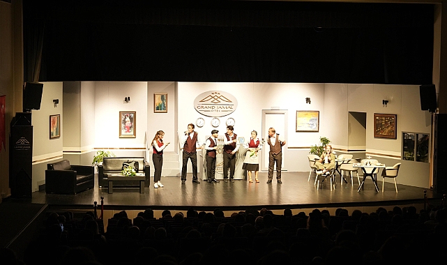 ŞEHİR TİYATROSU ‘ŞÜKRAN TRABZON’ OYUNUYLA SAHNEYE ÇIKTI