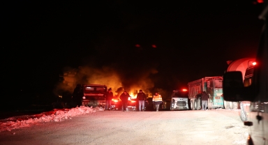 Tokat'ta taş ocağında çıkan yangına müdahale ediliyor