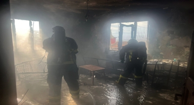 Tokat'ta yangın çıkan daire kullanılamaz hale geldi