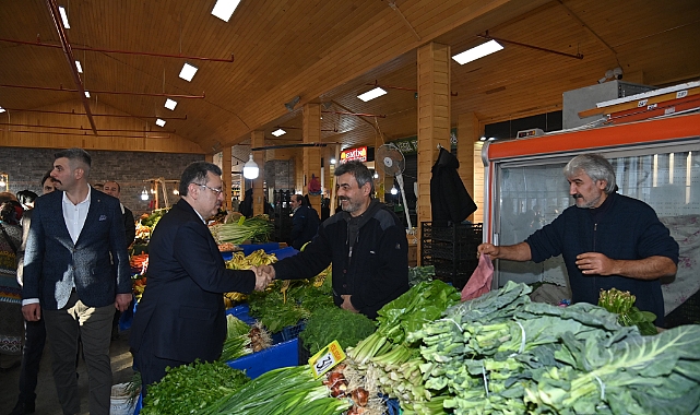 BAŞKAN GENÇ KADINLAR HALİ’Nİ ZİYARET ETTİ