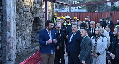 BAŞKAN GENÇ TARİHİ SURLARDA “GEÇMİŞİ GELECEĞE TAŞIYORUZ”