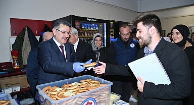 BAŞKAN GENÇ'TEN ÜNİVERSİTELİ ÖĞRENCİLERE MORAL ZİYARETİ