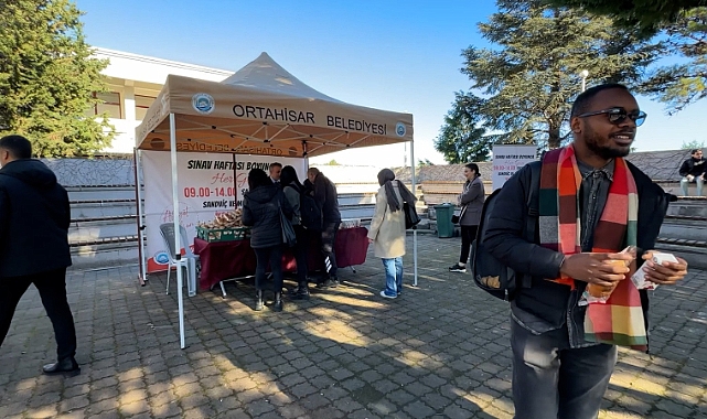 Başkan Kaya, üniversite öğrencilerini unutmadı