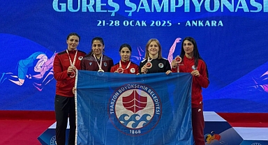 BÜYÜKŞEHİR'İN KADIN GÜREŞÇİLERİ GURURLANDIRDI