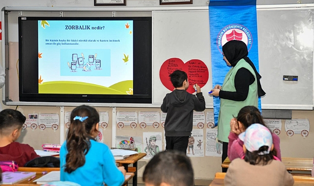BÜYÜKŞEHİR'NDEN AKRAN ZORBALIĞINA KARŞI FARKINDALIK EĞİTİMİ